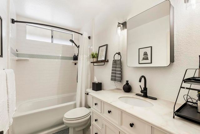 6828 Caminito Sueno, Carlsbad, CA 92009