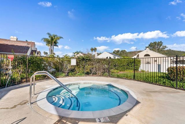 6828 Caminito Sueno, Carlsbad, CA 92009