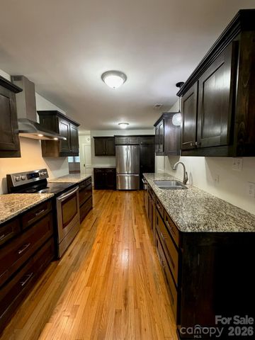 917 W Pine Street, Blacksburg, SC 29702