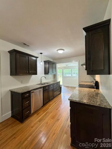 917 W Pine Street, Blacksburg, SC 29702