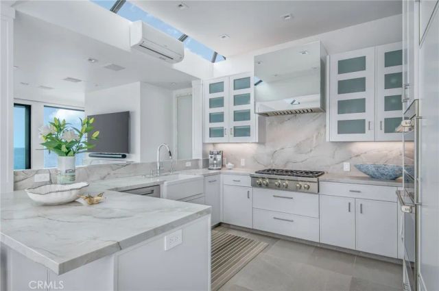 1715 Ocean Way, Laguna Beach, CA 92651