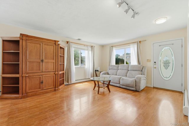 400 Plover Court, New Windsor, NY 12553