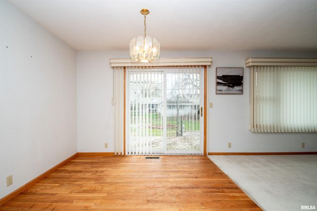 2919 W ROHMANN Avenue, West Peoria, IL 61604