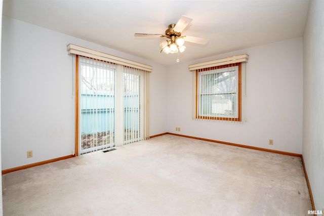 2919 W ROHMANN Avenue, West Peoria, IL 61604