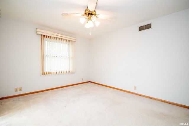 2919 W ROHMANN Avenue, West Peoria, IL 61604