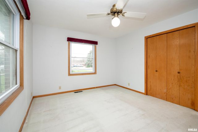 2919 W ROHMANN Avenue, West Peoria, IL 61604