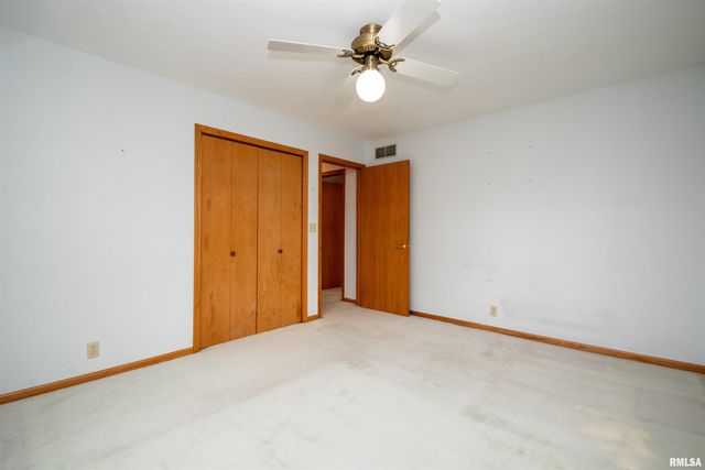 2919 W ROHMANN Avenue, West Peoria, IL 61604