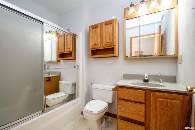 2919 W ROHMANN Avenue, West Peoria, IL 61604
