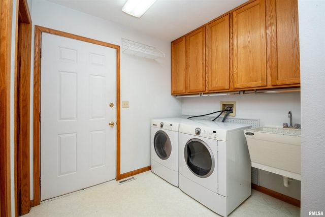 2919 W ROHMANN Avenue, West Peoria, IL 61604