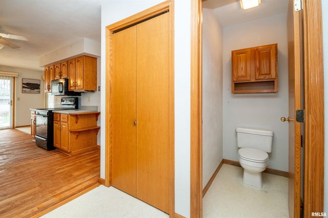 2919 W ROHMANN Avenue, West Peoria, IL 61604