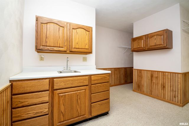 2919 W ROHMANN Avenue, West Peoria, IL 61604