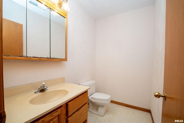 2919 W ROHMANN Avenue, West Peoria, IL 61604