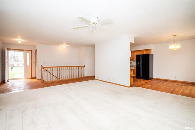 2919 W ROHMANN Avenue, West Peoria, IL 61604