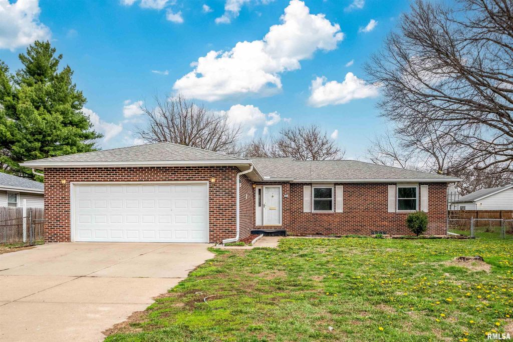 2919 W ROHMANN Avenue, West Peoria, IL 61604