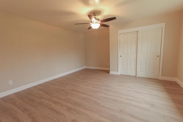 1400 W Oakland Avenue, Tulare, CA 93274