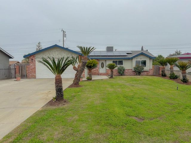 1400 W Oakland Avenue, Tulare, CA 93274