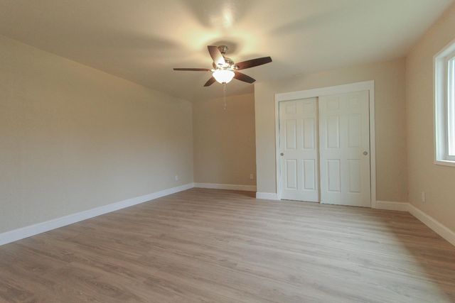 1400 W Oakland Avenue, Tulare, CA 93274