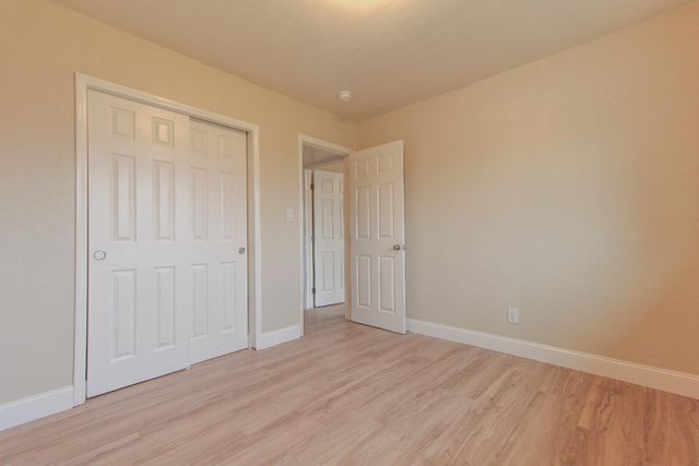 1400 W Oakland Avenue, Tulare, CA 93274