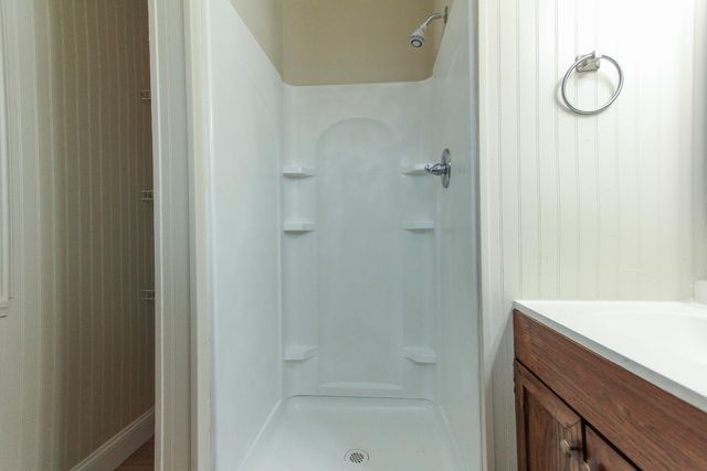 1400 W Oakland Avenue, Tulare, CA 93274