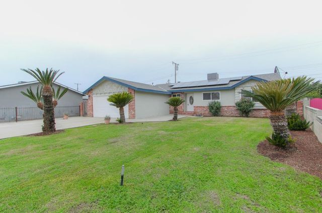 1400 W Oakland Avenue, Tulare, CA 93274