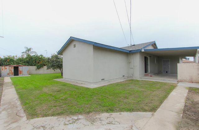1400 W Oakland Avenue, Tulare, CA 93274