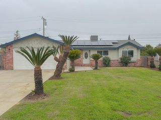 1400 W Oakland Avenue, Tulare, CA 93274