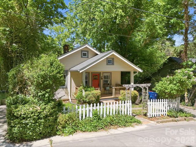 86 Annandale Avenue, Asheville, NC 28801