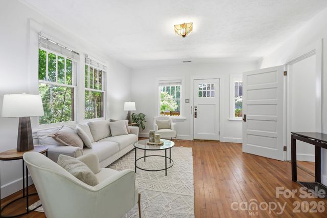 86 Annandale Avenue, Asheville, NC 28801
