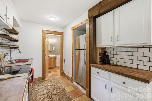 86 Annandale Avenue, Asheville, NC 28801