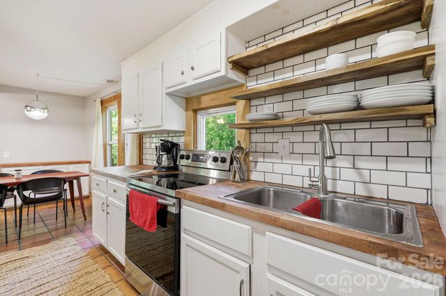 86 Annandale Avenue, Asheville, NC 28801