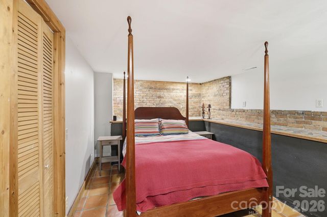 86 Annandale Avenue, Asheville, NC 28801