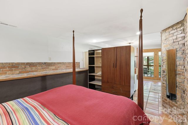 86 Annandale Avenue, Asheville, NC 28801