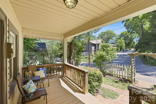 86 Annandale Avenue, Asheville, NC 28801