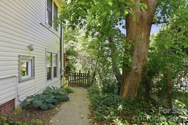 86 Annandale Avenue, Asheville, NC 28801