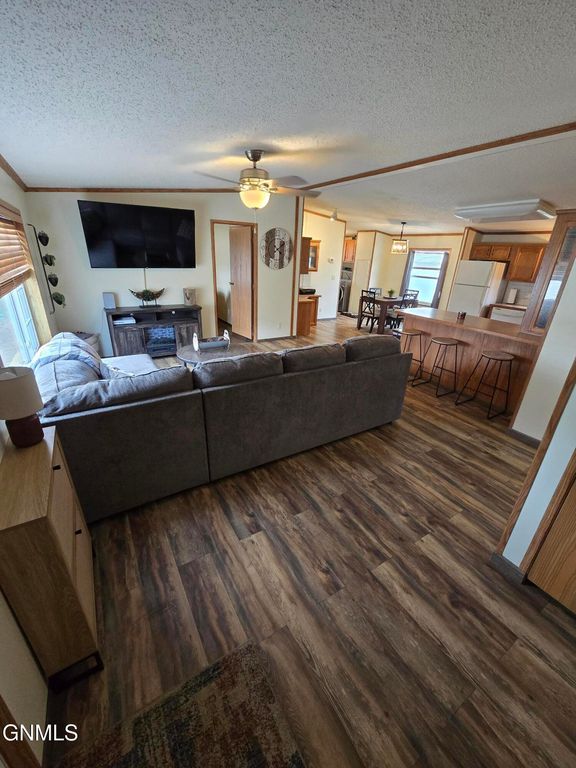4019 Chandler Lane, Bismarck, ND 58503 photo 4