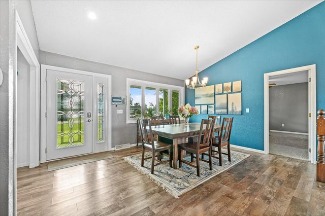 11655 Sunset Circle, Hutchinson, MN 55350