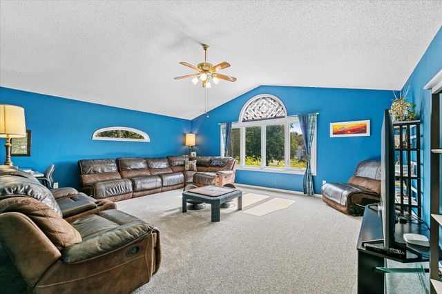 11655 Sunset Circle, Hutchinson, MN 55350