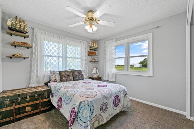 11655 Sunset Circle, Hutchinson, MN 55350