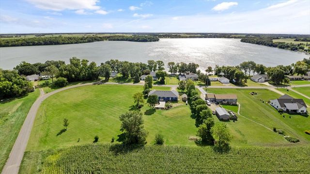 11655 Sunset Circle, Hutchinson, MN 55350