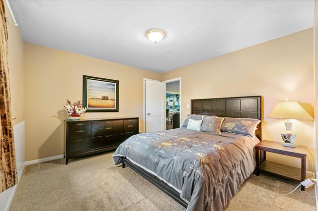 11655 Sunset Circle, Hutchinson, MN 55350