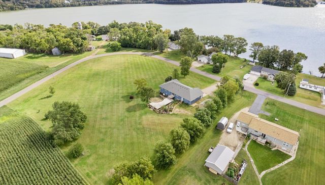 11655 Sunset Circle, Hutchinson, MN 55350