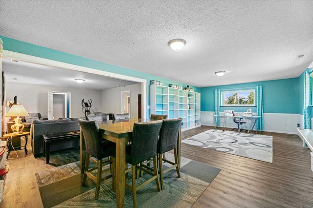 11655 Sunset Circle, Hutchinson, MN 55350