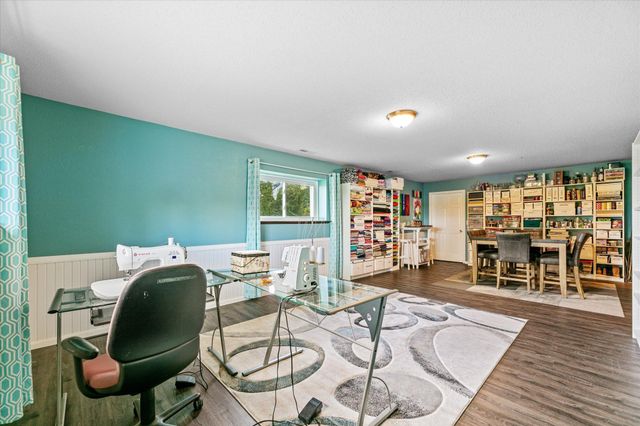 11655 Sunset Circle, Hutchinson, MN 55350