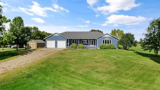 11655 Sunset Circle, Hutchinson, MN 55350