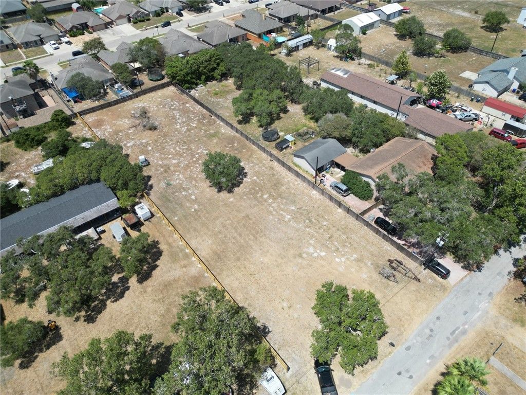 3746 Lynda Lee Dr, Corpus Christi, TX 78418 — photo 4