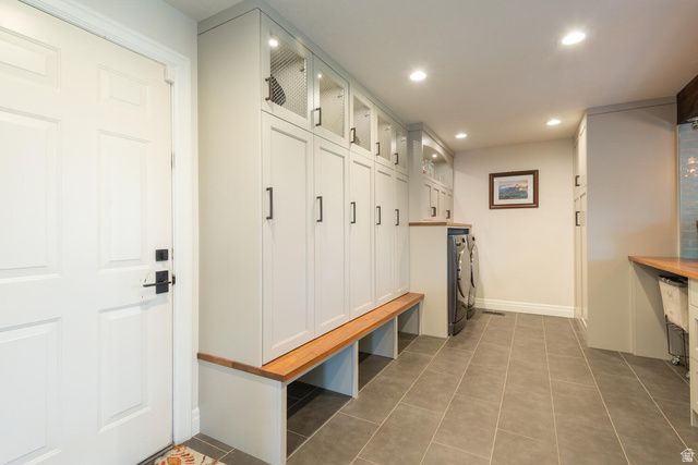 8364 S ETIENNE WAY, Sandy, UT 84093