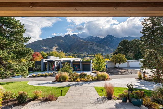 8364 S ETIENNE WAY, Sandy, UT 84093