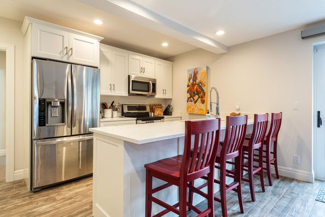 8364 S ETIENNE WAY, Sandy, UT 84093