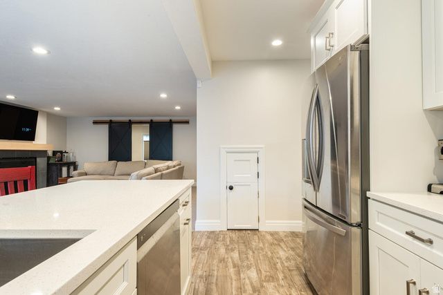 8364 S ETIENNE WAY, Sandy, UT 84093