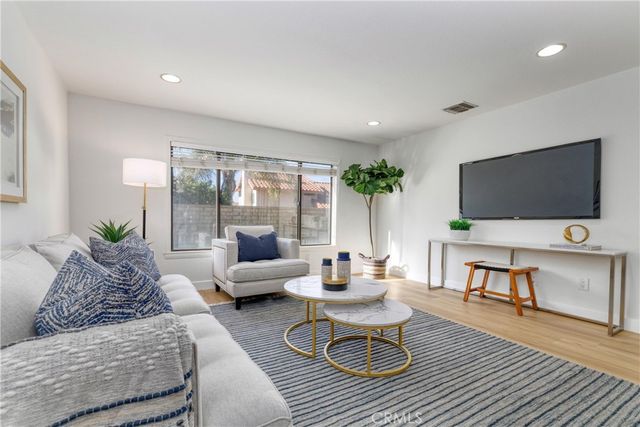 21602 Bedford Way, Saugus, CA 91350